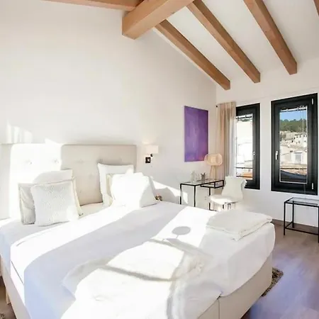 Villa - Ocean & Mountain View *